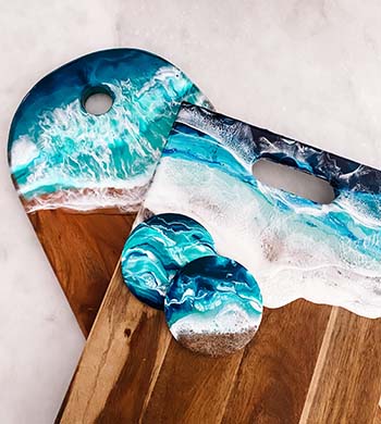 Wave Effect: Resin Servingboard with Coasters